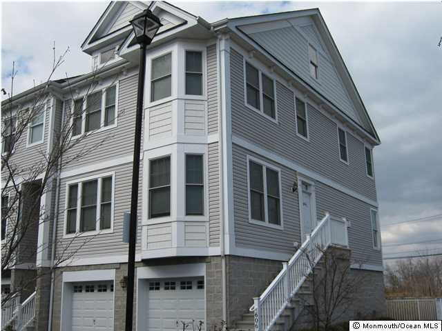 606 Park Avenue, Port Monmouth, NJ 07758