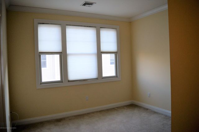 606 Park Avenue, Port Monmouth, NJ 07758
