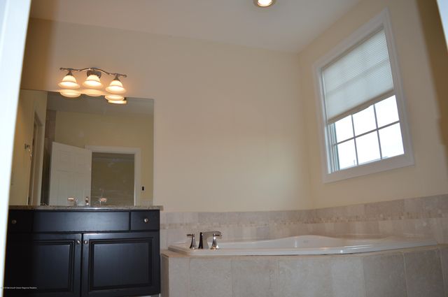 606 Park Avenue, Port Monmouth, NJ 07758