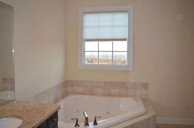 606 Park Avenue, Port Monmouth, NJ 07758