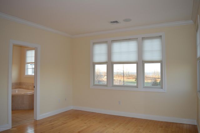606 Park Avenue, Port Monmouth, NJ 07758