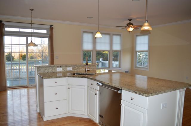 606 Park Avenue, Port Monmouth, NJ 07758