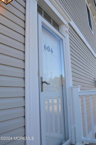 606 Park Avenue, Port Monmouth, NJ 07758