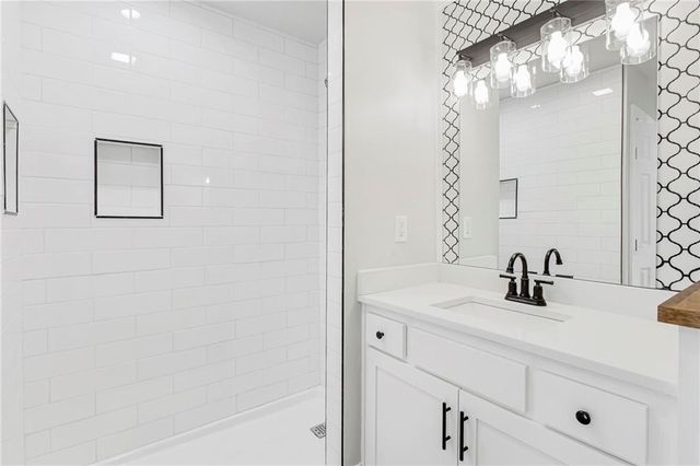 26 SW 365th Road, Warrensburg, MO 64093