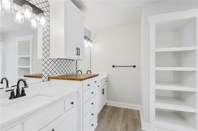 26 SW 365th Road, Warrensburg, MO 64093