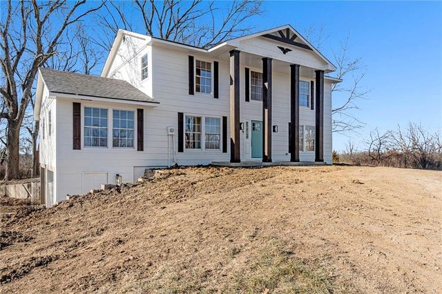 26 SW 365th Road, Warrensburg, MO 64093