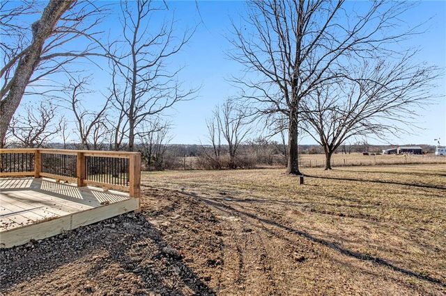 26 SW 365th Road, Warrensburg, MO 64093