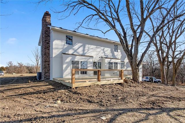 26 SW 365th Road, Warrensburg, MO 64093