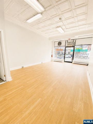 6515 Park Avenue, West New York, NJ 07093