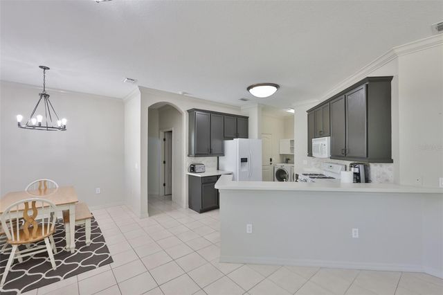 2082 SIFIELD GREENS WAY 3, Sun City Center, FL 33573