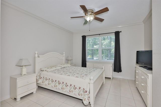 2082 SIFIELD GREENS WAY 3, Sun City Center, FL 33573