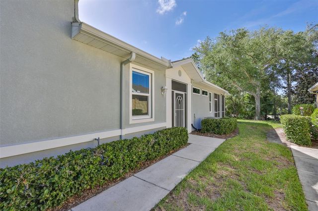 2082 SIFIELD GREENS WAY 3, Sun City Center, FL 33573