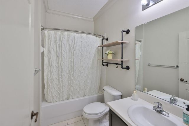 2082 SIFIELD GREENS WAY 3, Sun City Center, FL 33573
