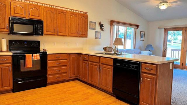 1559 N Dewey Avenue, Reedsburg, WI 53959