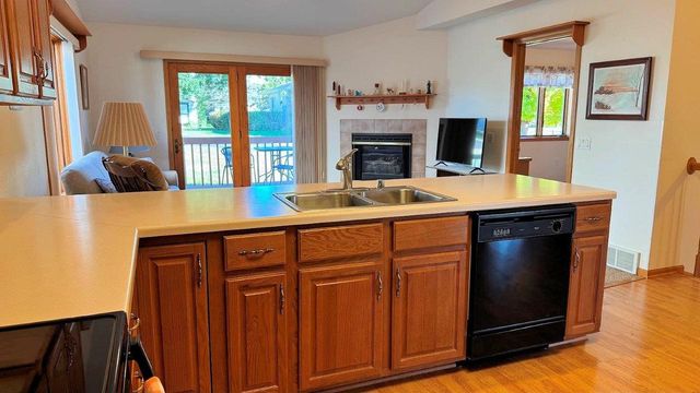 1559 N Dewey Avenue, Reedsburg, WI 53959