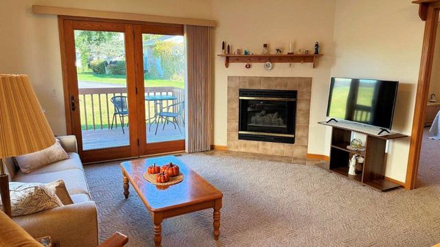 1559 N Dewey Avenue, Reedsburg, WI 53959