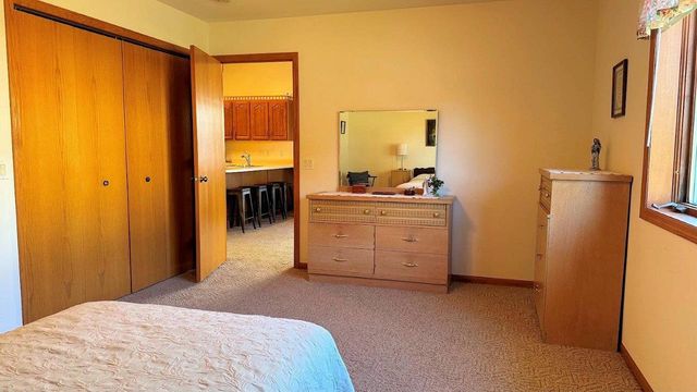 1559 N Dewey Avenue, Reedsburg, WI 53959