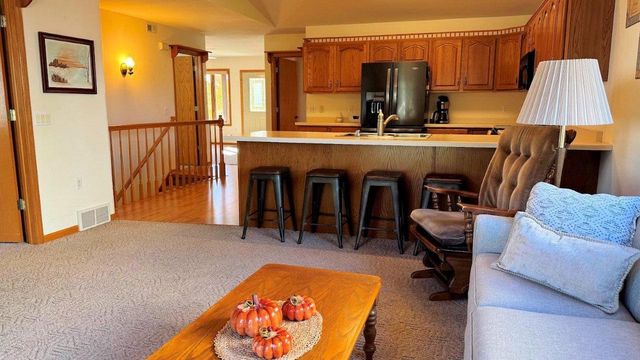 1559 N Dewey Avenue, Reedsburg, WI 53959