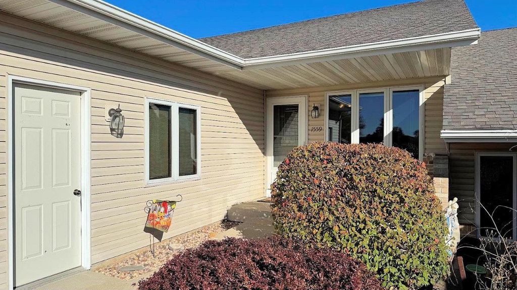 1559 N Dewey Avenue, Reedsburg, WI 53959