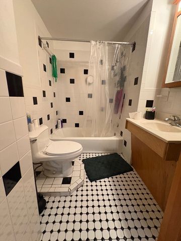 1802 Massachusetts Ave 12, Cambridge, MA 02140