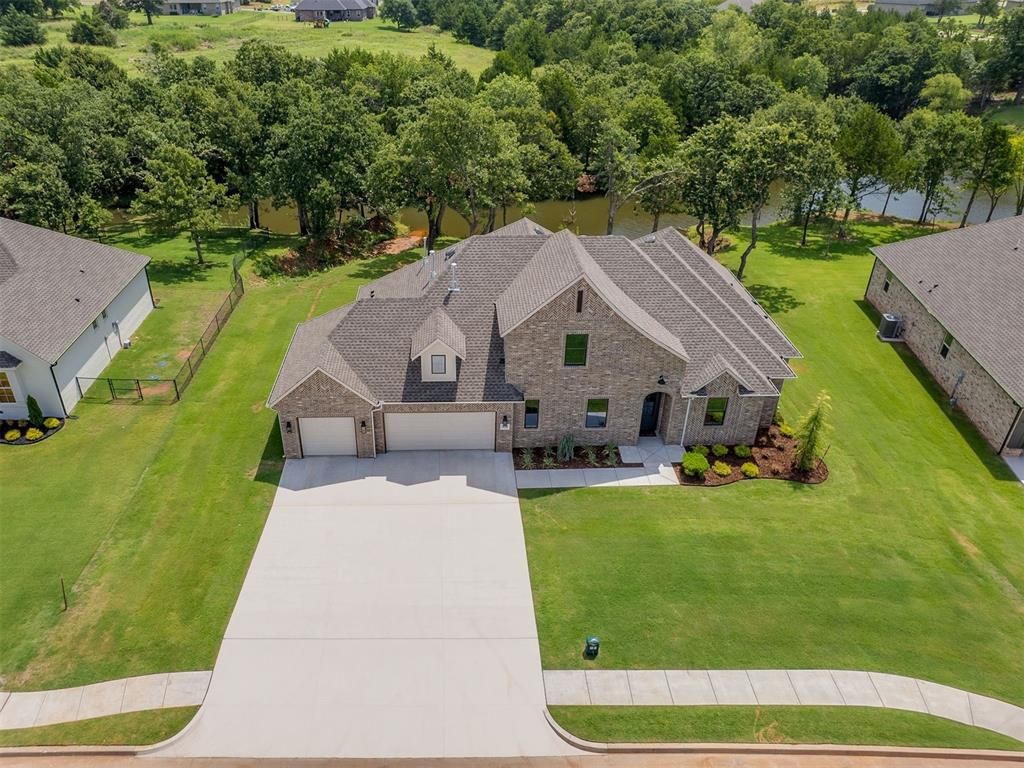 8108 Goldfinch Drive, Guthrie, OK 73044