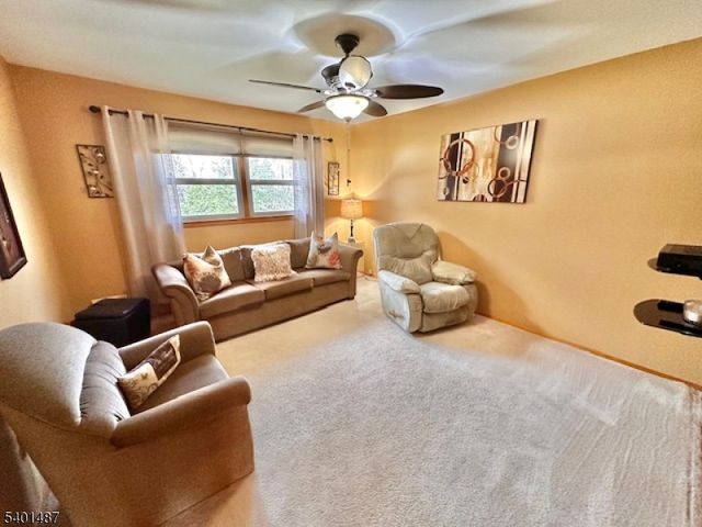 20 Gillen Dr, Sayreville Boro, NJ 08859