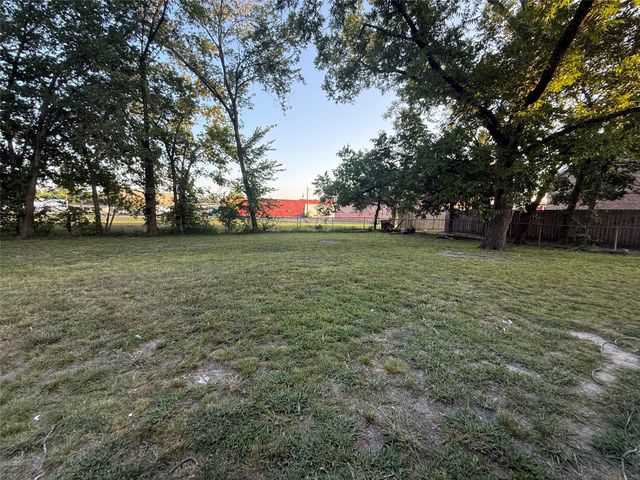 150 E Cooper Street, Cooper, TX 75432