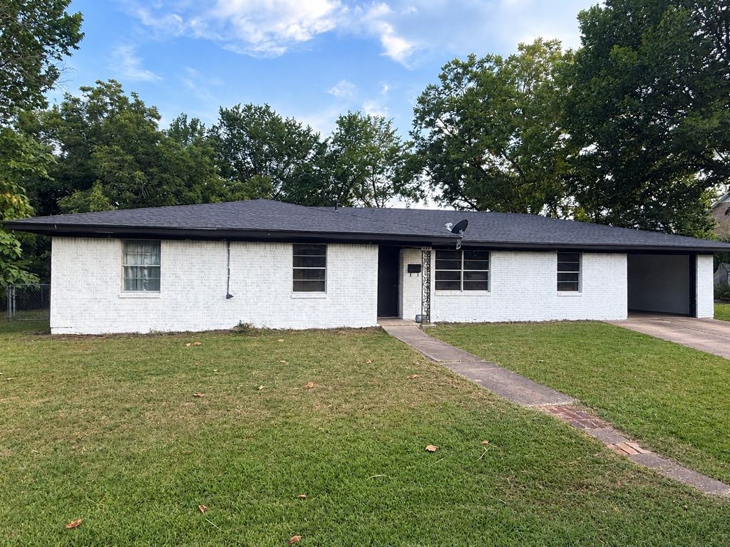 150 E Cooper Street, Cooper, TX 75432