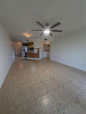8205 Lake Dr 306, Doral, FL 33166