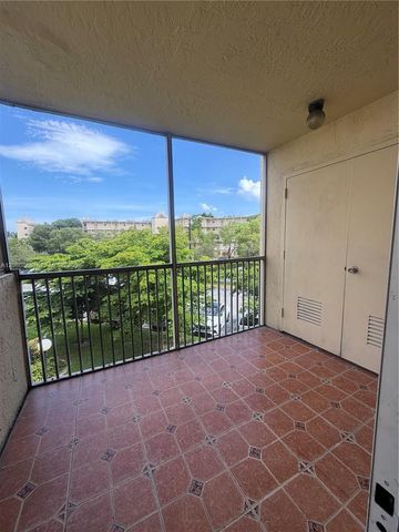 8205 Lake Dr 306, Doral, FL 33166