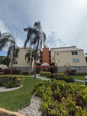 8205 Lake Dr 306, Doral, FL 33166