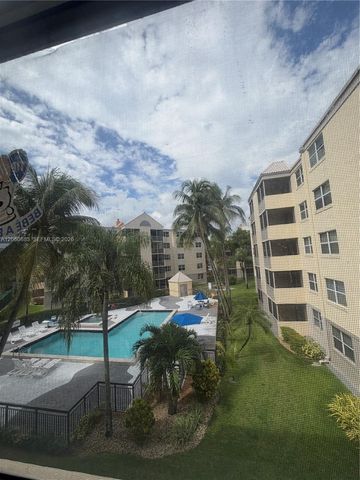 8205 Lake Dr 306, Doral, FL 33166