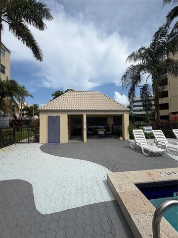 8205 Lake Dr 306, Doral, FL 33166