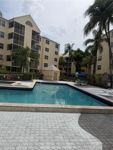 8205 Lake Dr 306, Doral, FL 33166