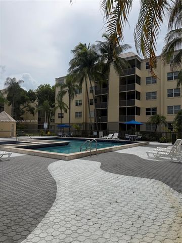 8205 Lake Dr 306, Doral, FL 33166
