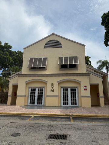 8205 Lake Dr 306, Doral, FL 33166