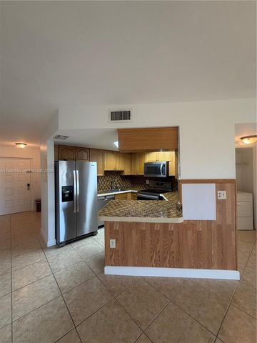 8205 Lake Dr 306, Doral, FL 33166