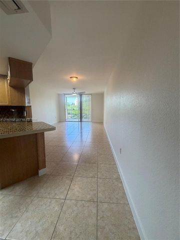 8205 Lake Dr 306, Doral, FL 33166