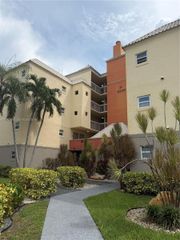 8205 Lake Dr 306, Doral, FL 33166