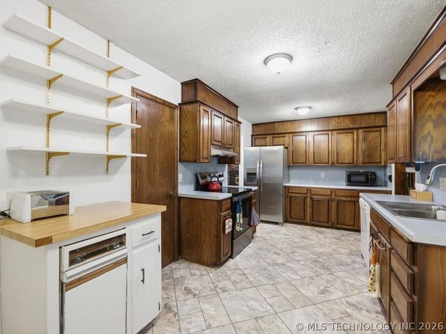 24225 E 112TH Street S, Broken Arrow, OK 74014