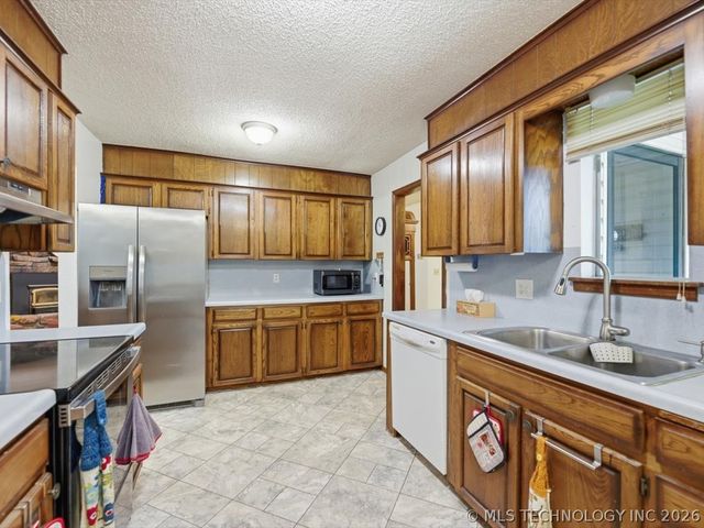 24225 E 112TH Street S, Broken Arrow, OK 74014