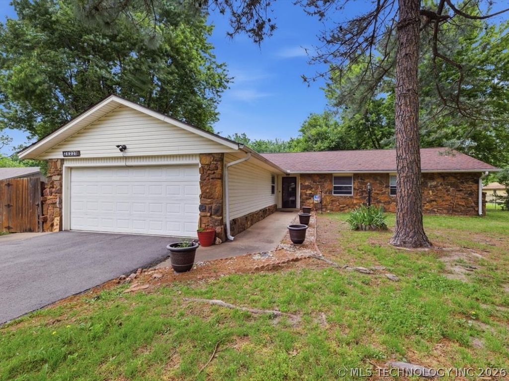 24225 E 112TH Street S, Broken Arrow, OK 74014