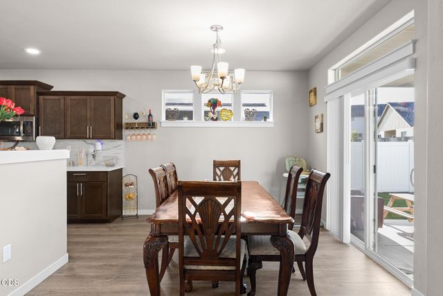 1675 Monarch Lane, Medford, OR 97504
