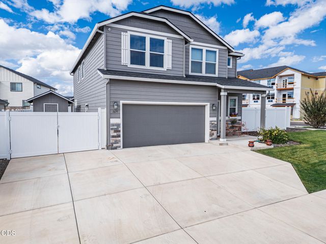 1675 Monarch Lane, Medford, OR 97504