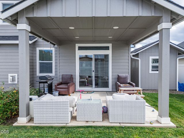 1675 Monarch Lane, Medford, OR 97504