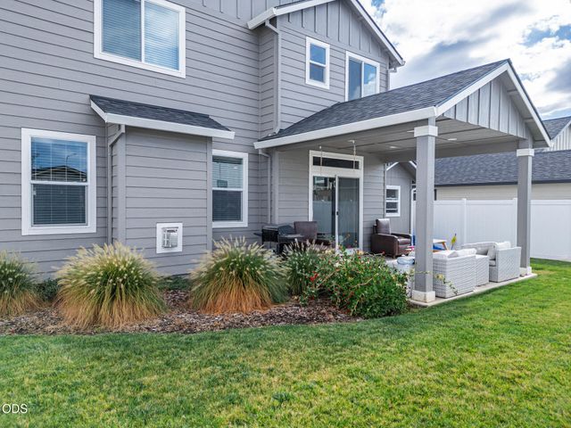 1675 Monarch Lane, Medford, OR 97504