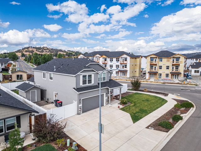 1675 Monarch Lane, Medford, OR 97504