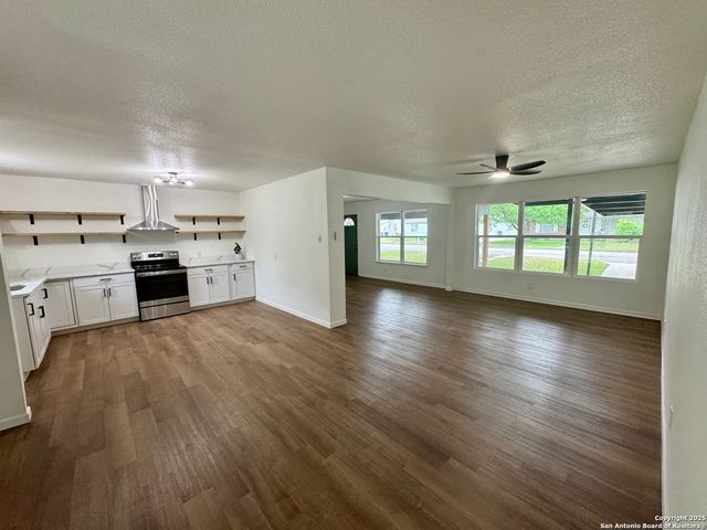 629 Melrose, Seguin, TX 78155