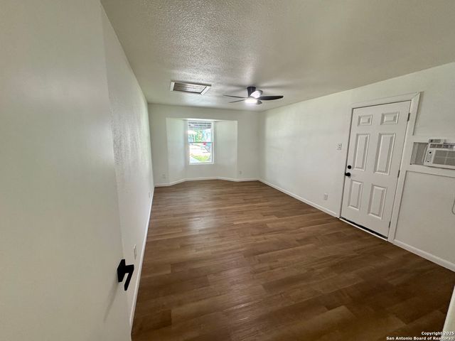 629 Melrose, Seguin, TX 78155