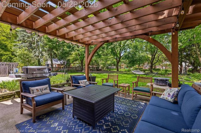 820 Westchester Road, Grosse Pointe Park, MI 48230